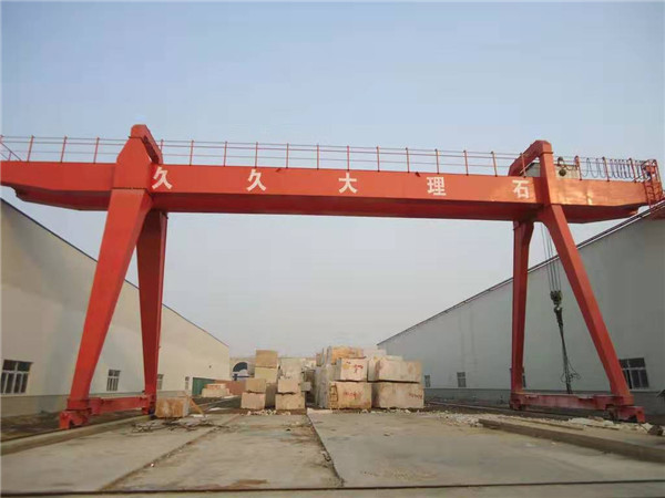 龍門(mén)吊起重機(jī)